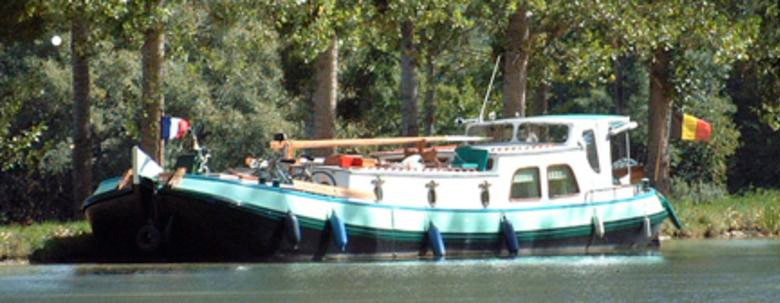 The Phaedra on the canal de Bourgogne